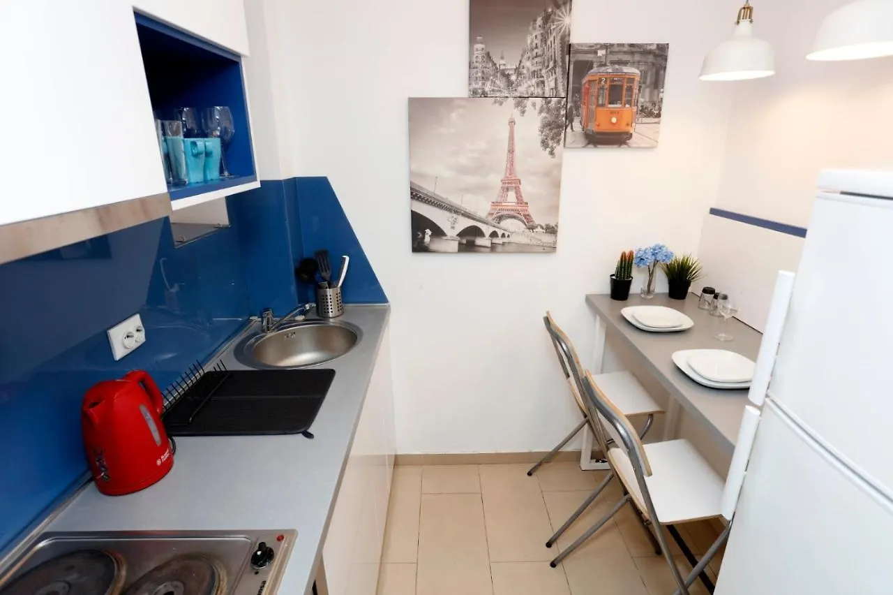 Lovely 2 Bedroom Apartment Near Old Town Boekarest 0*,  Roemenië