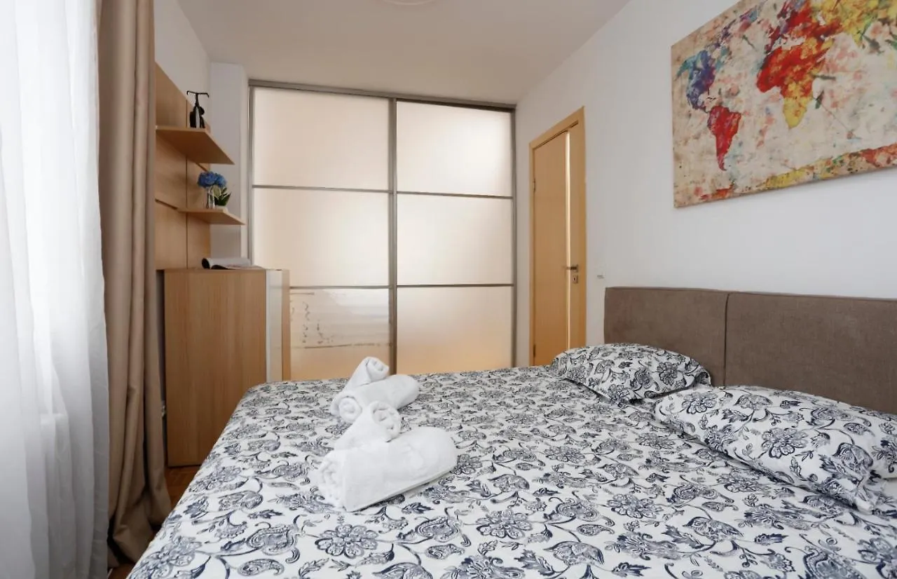Lovely 2 Bedroom Apartment Near Old Town Bucareste